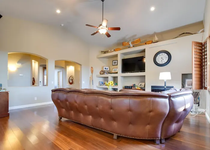 Outdoor Oasis W/ Private Pool! Escape Holiday home *